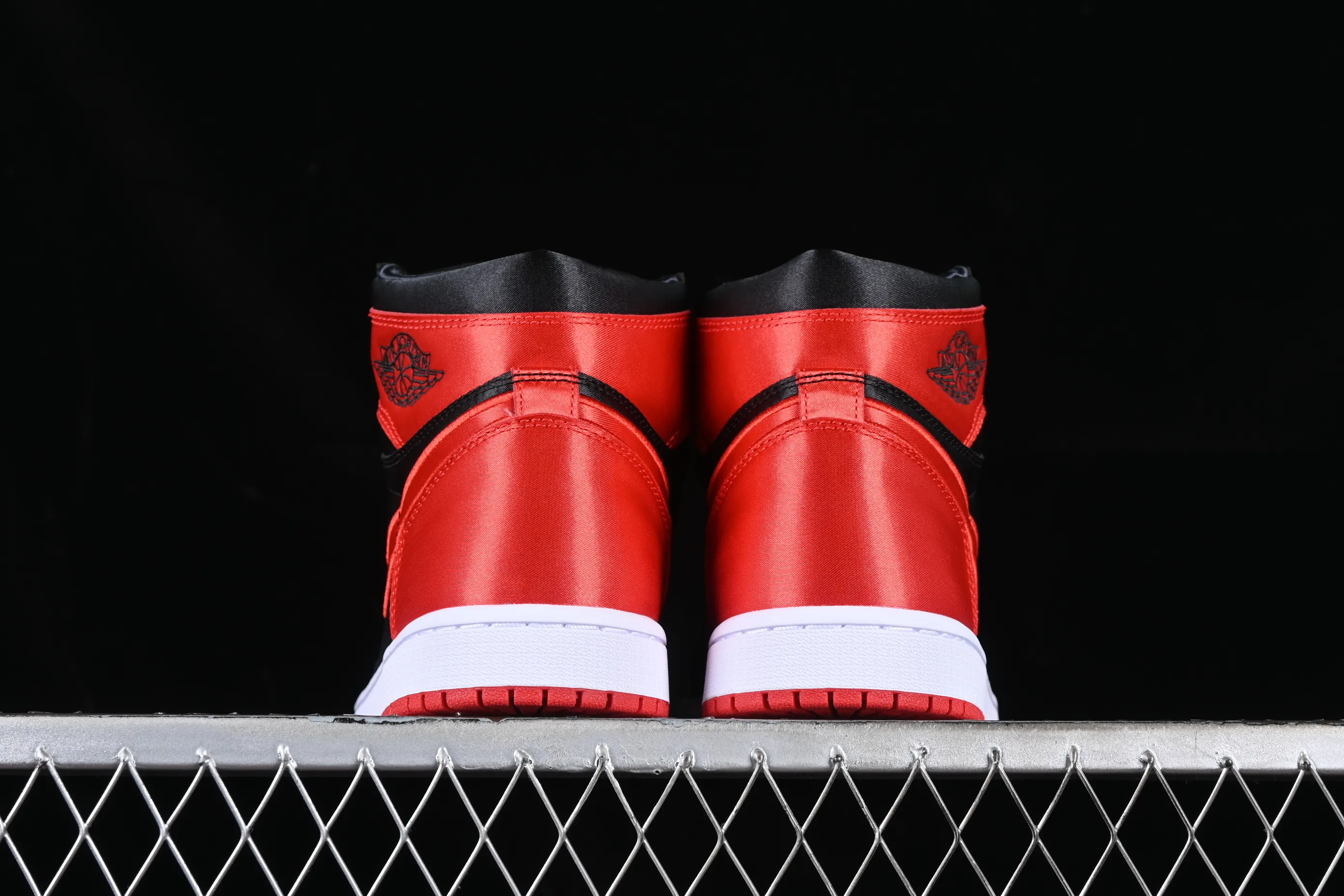 All Categories Air Jordan Jordan Series Basketball Shoes Air Jordan 1 High Air Jordan 1 High OG "Satin Bred" AJ1 Joe 1 Silk Forbidden Wear FD4810-061